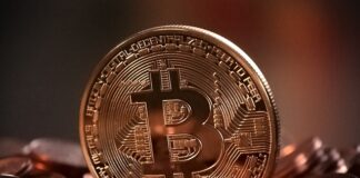 Kto stoi za Bitcoin?