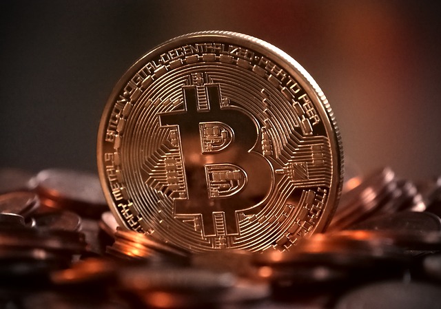 Kto stoi za Bitcoin?