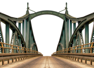 Czy przykręcić stelaż do łóżka?